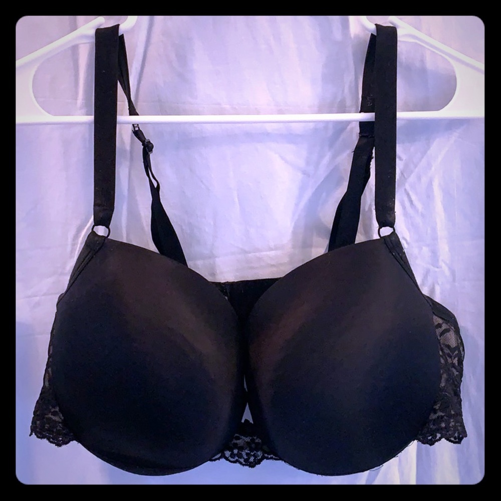Cacique black and lace bra